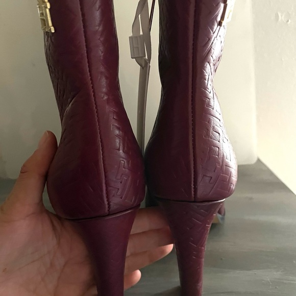 women's ankle boots, size 6, Tommy Hilfiger, burgundy. - Picture 4 of 8